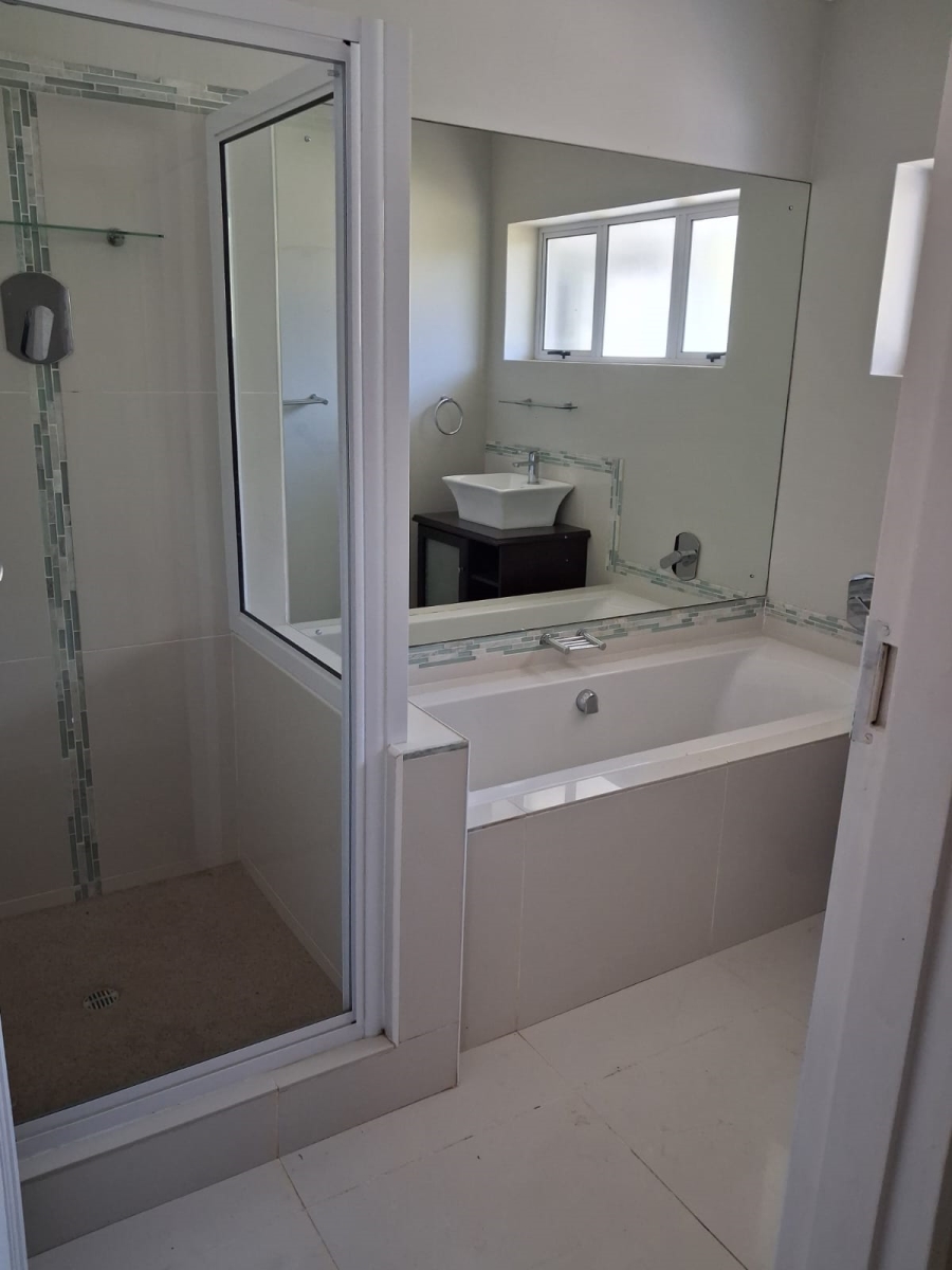 To Let 3 Bedroom Property for Rent in Vincent Heights Eastern Cape